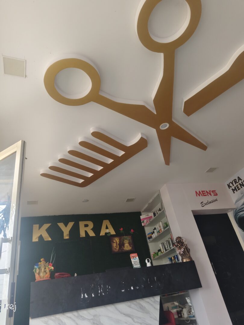 Kyra family saloon