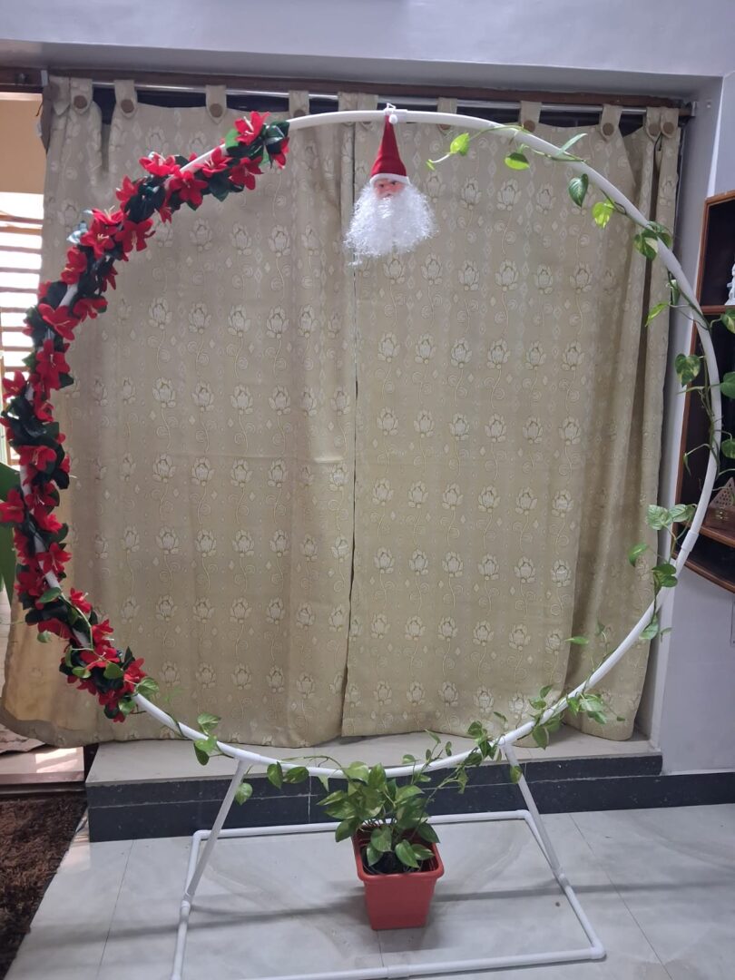 Christmas Crib & Decorative Arch for Sale