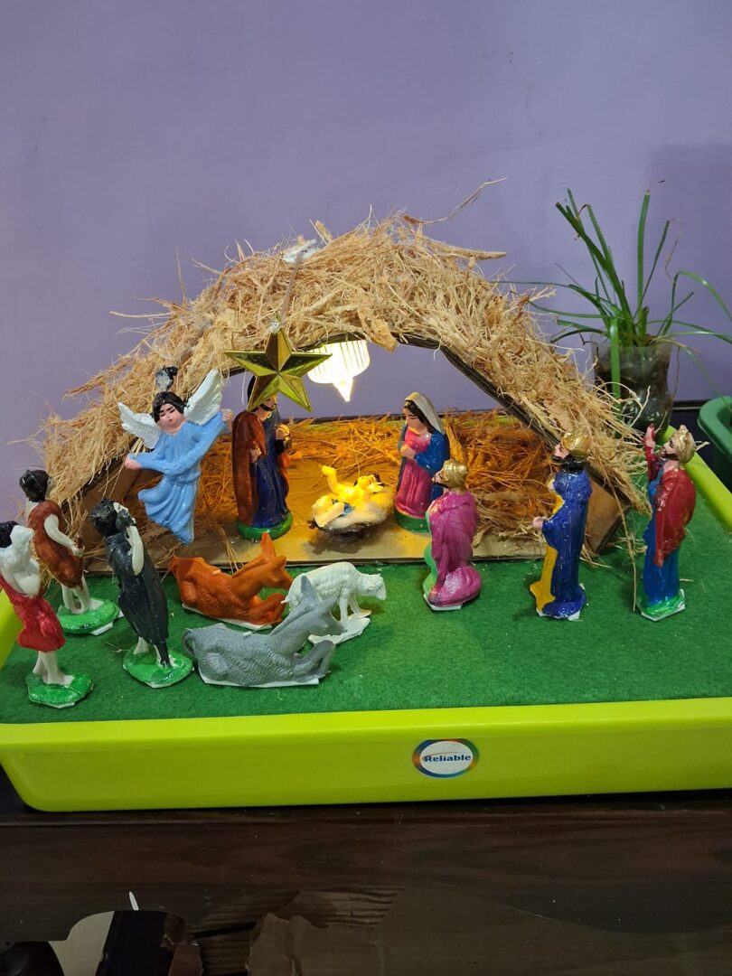Christmas Crib & Decorative Arch for Sale