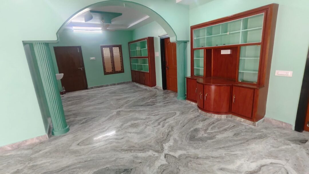 House for Rental / Commercial