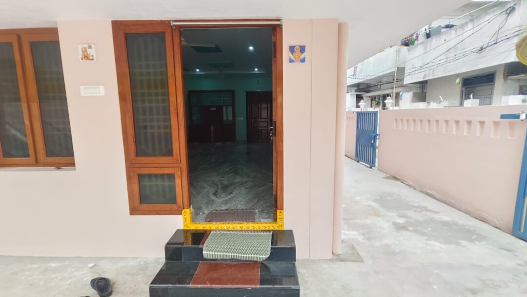 House for Rental / Commercial