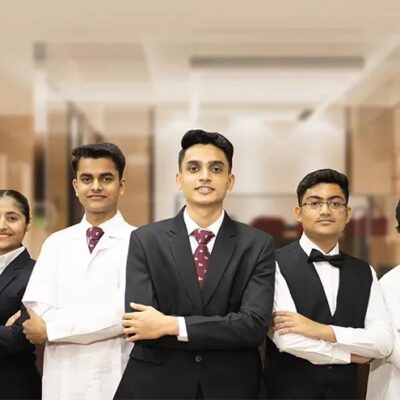 Hotel Staff Jobs in Kakinada – Receptionist, Housekeeping, Room Service & Stewards